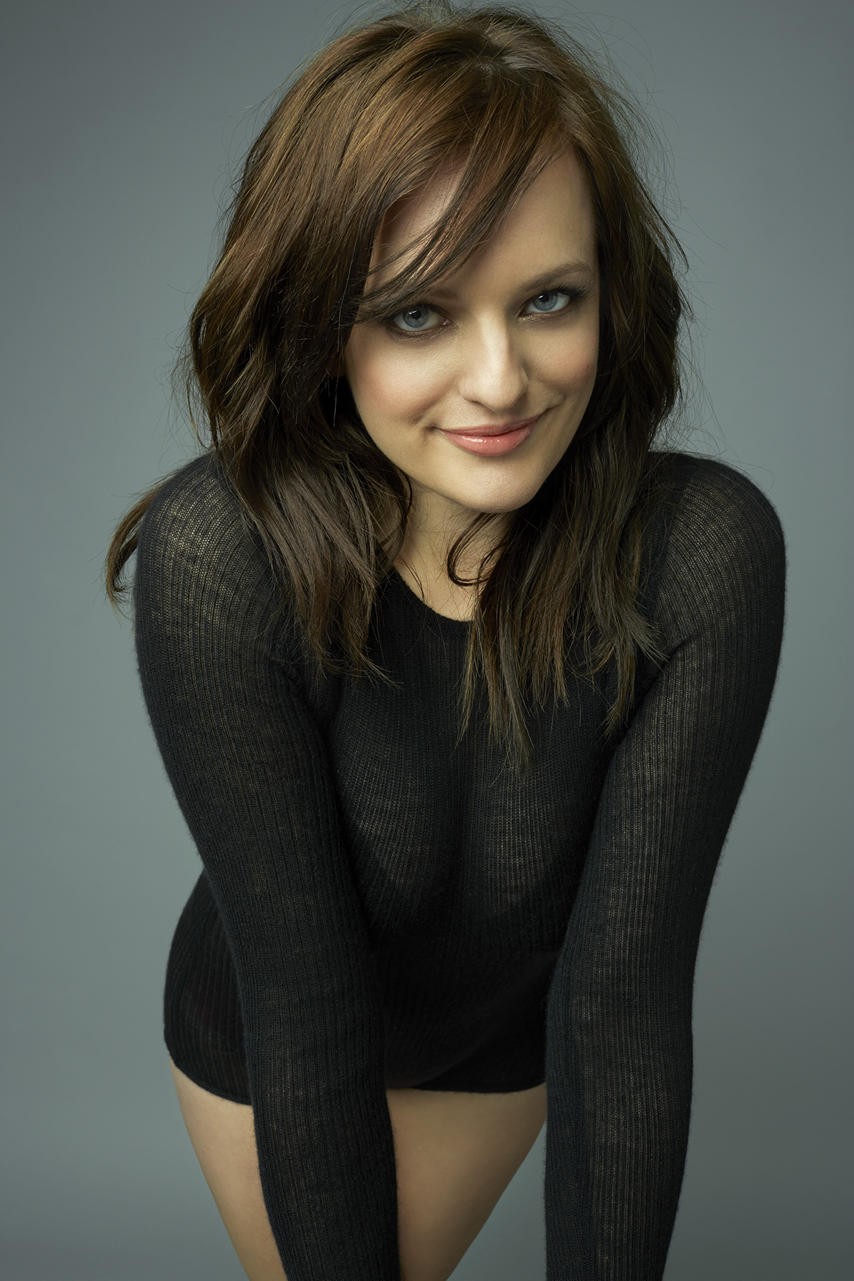 Sharp_Elisabeth_Moss_S5_2012_final4.jpg